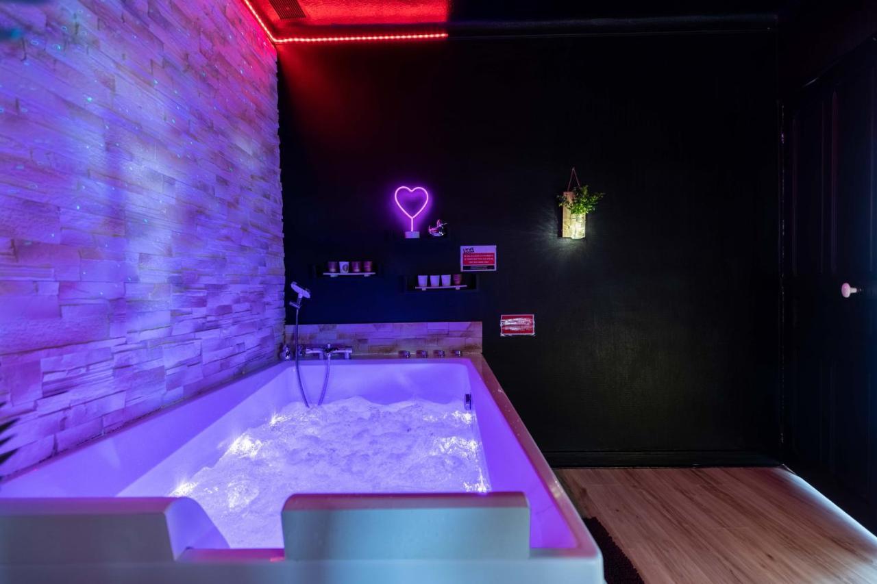 Love Room Ou Pas ! シャマリエール エクステリア 写真